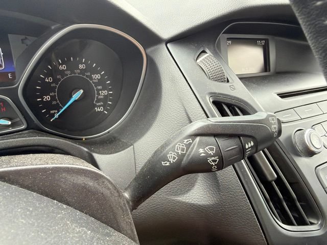 Used 2015 Ford Focus SE w/ SE Cold Weather Package FWD image 25