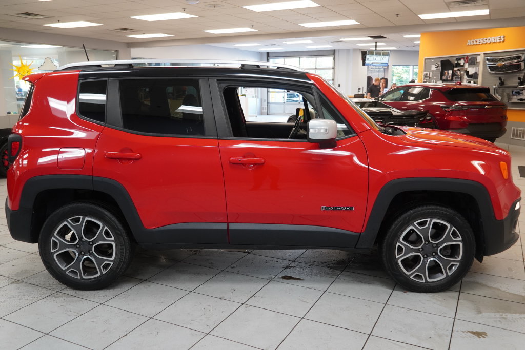 Used 2018 Jeep Renegade Limited AWD/4WD image 14
