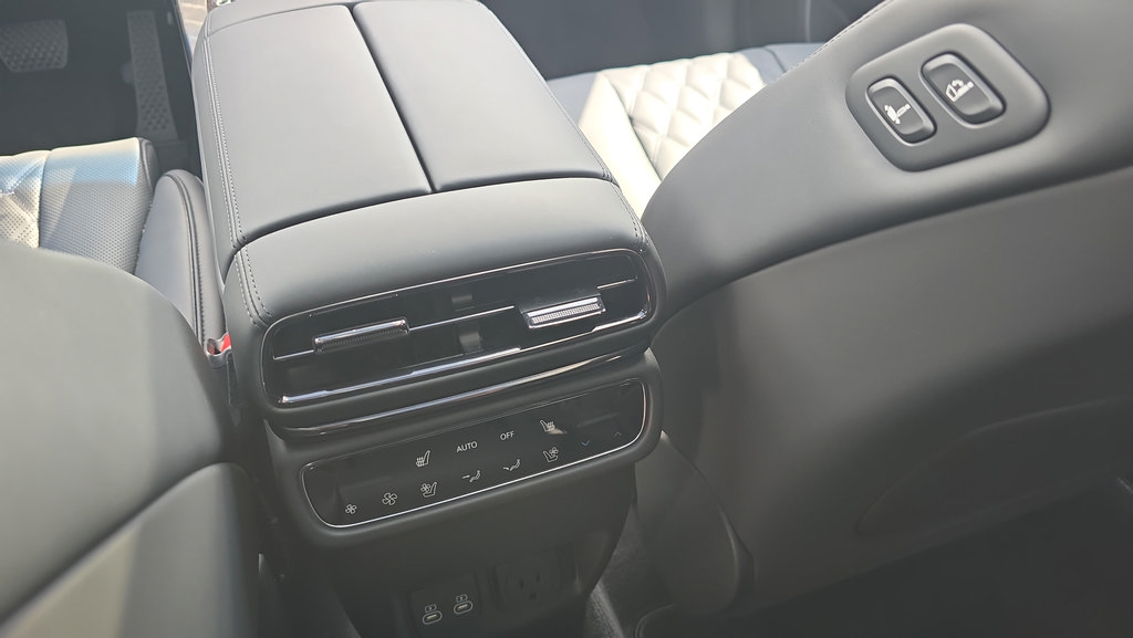 New 2026 Genesis GV80 3.5T Prestige AWD/4WD image 11