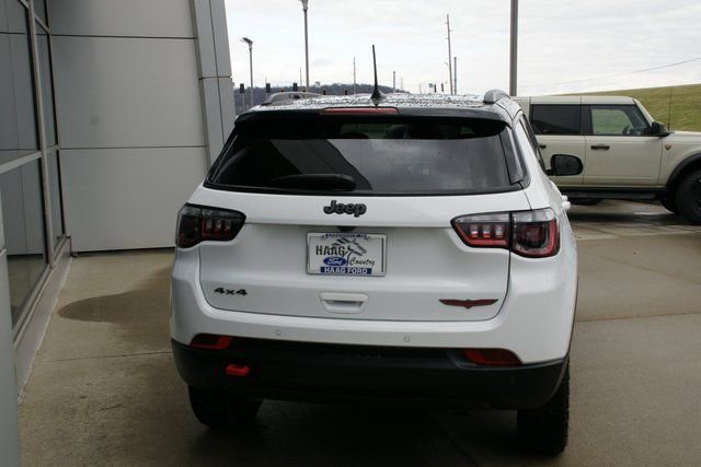 Used 2025 Jeep Compass Trailhawk image 4
