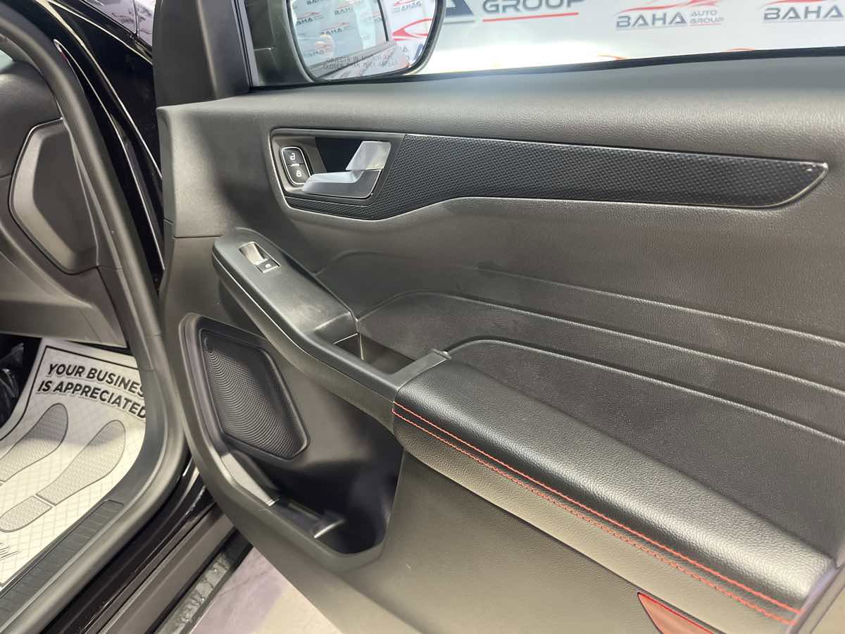 Used 2024 Ford Escape ST-Line Select w/ Tech Pack #1 AWD/4WD image 31