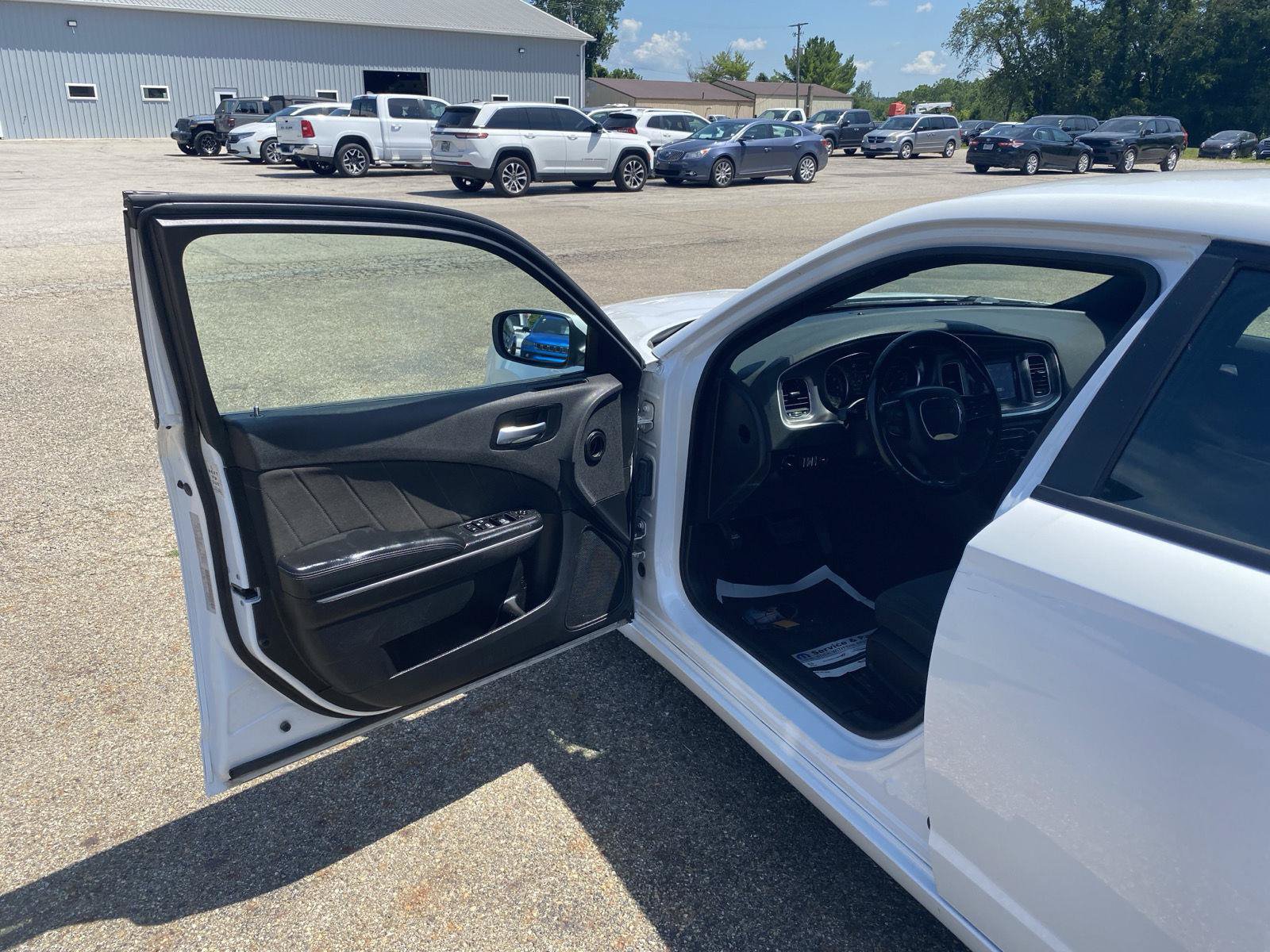Used 2020 Dodge Charger SXT RWD image 12