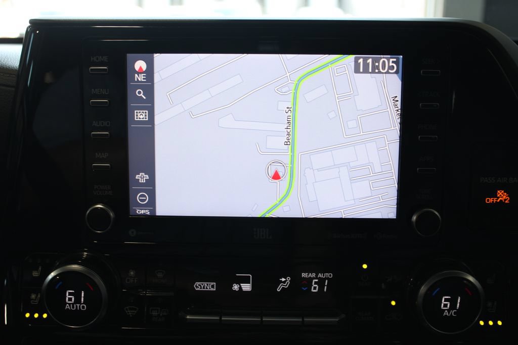Used 2021 Toyota Highlander Limited AWD/4WD image 16