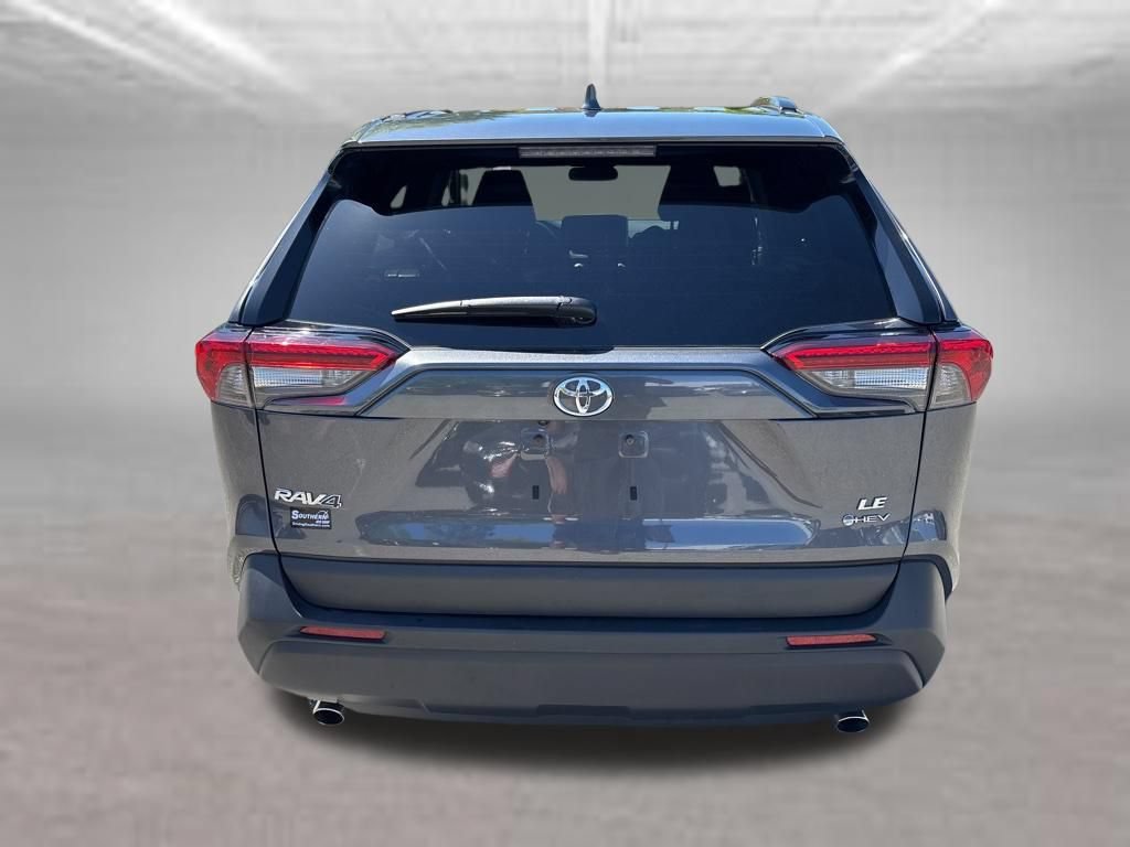 Used 2025 Toyota RAV4 LE AWD/4WD image 4