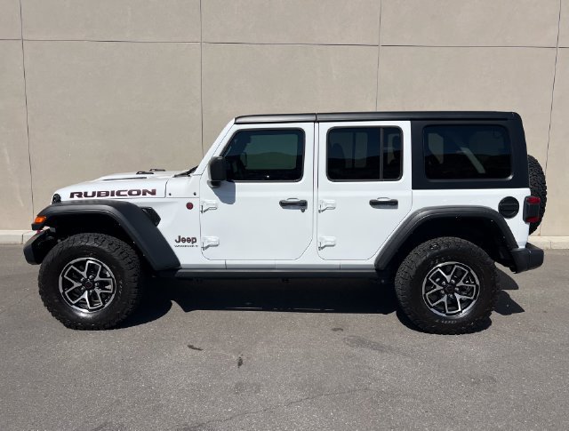 Used 2025 Jeep Wrangler Unlimited Rubicon w/ Safety Group AWD/4WD image 4