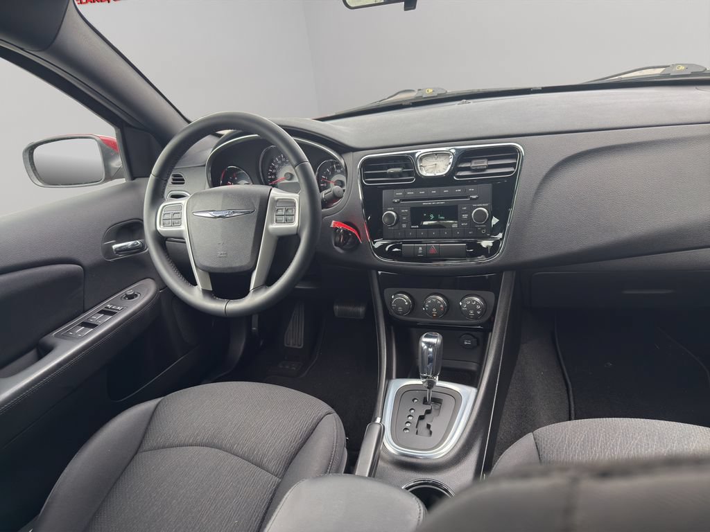 Used 2013 Chrysler 200 Touring FWD image 17