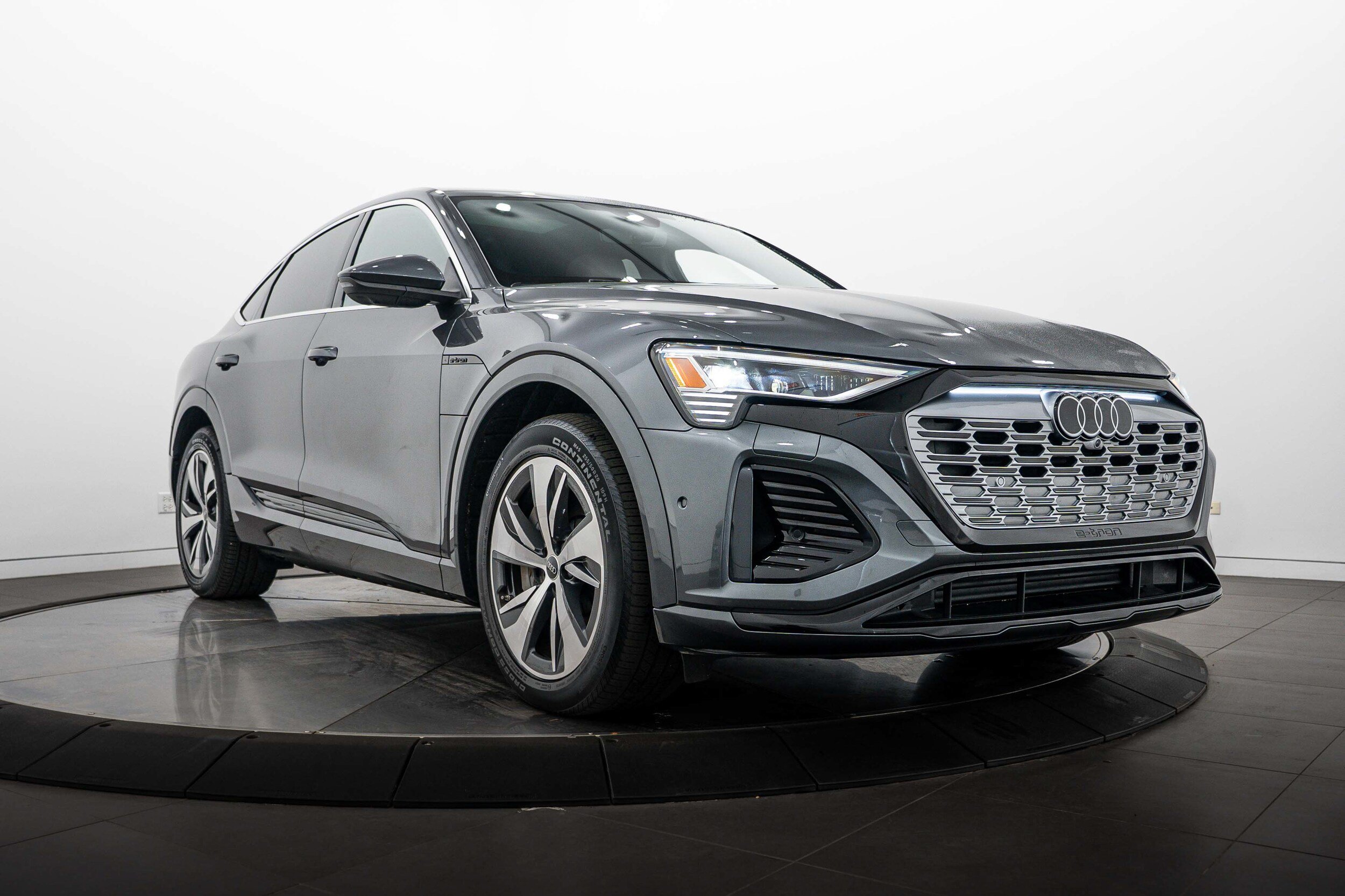 Certified 2024 Audi Q8 e-tron Prestige w/ Prestige Package AWD/4WD image 1