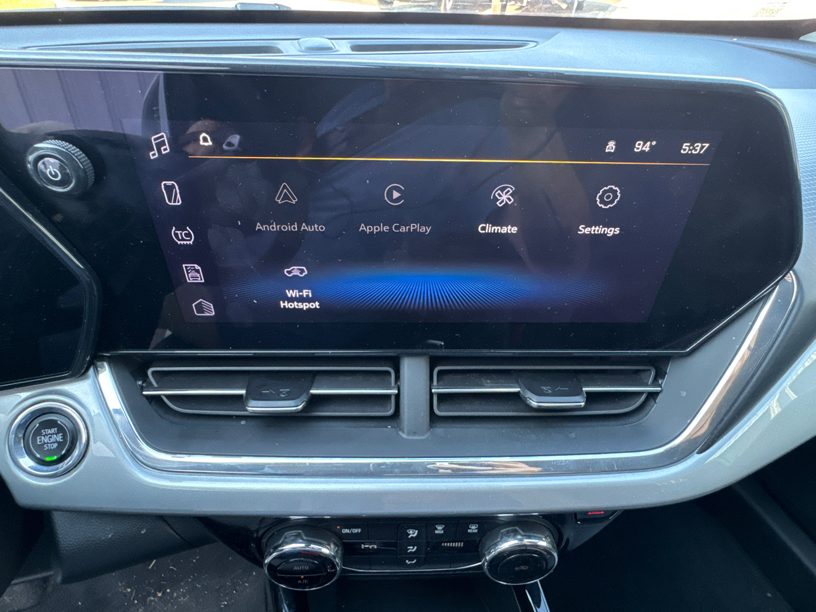 Used 2025 Chevrolet Trax LT FWD image 26