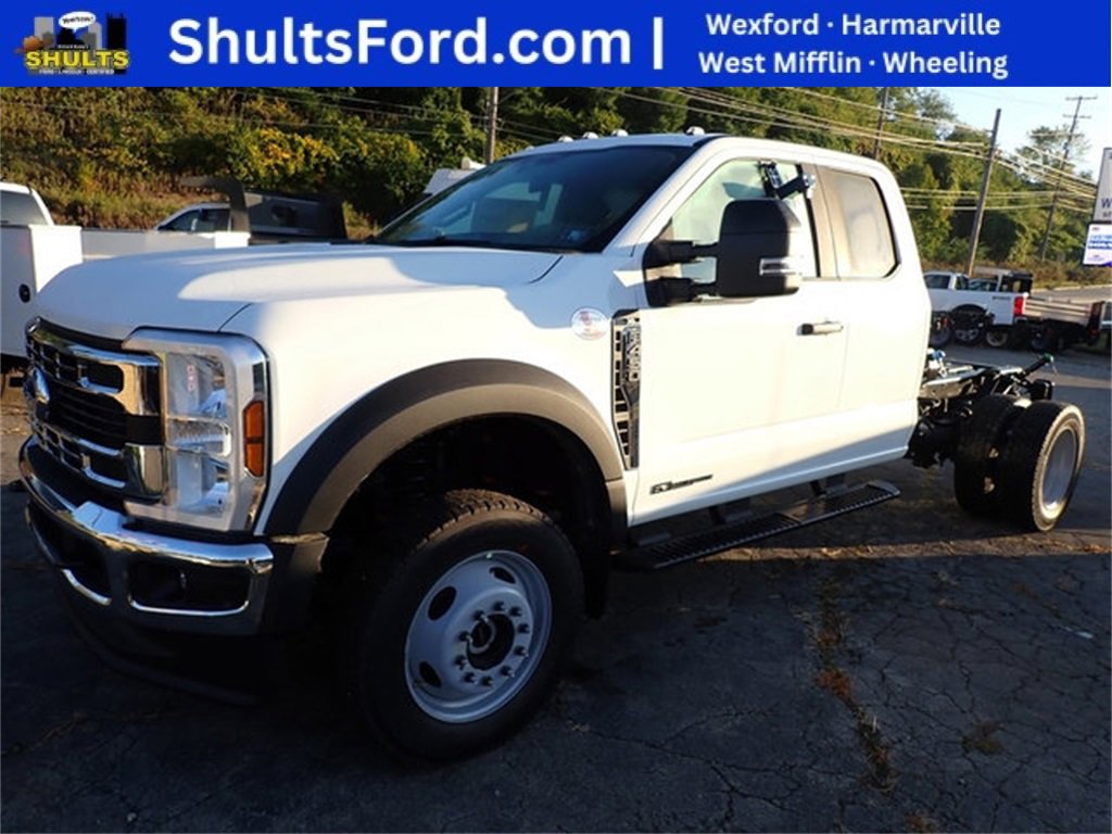 New 2025 Ford F450 XL w/ XL Chrome Package