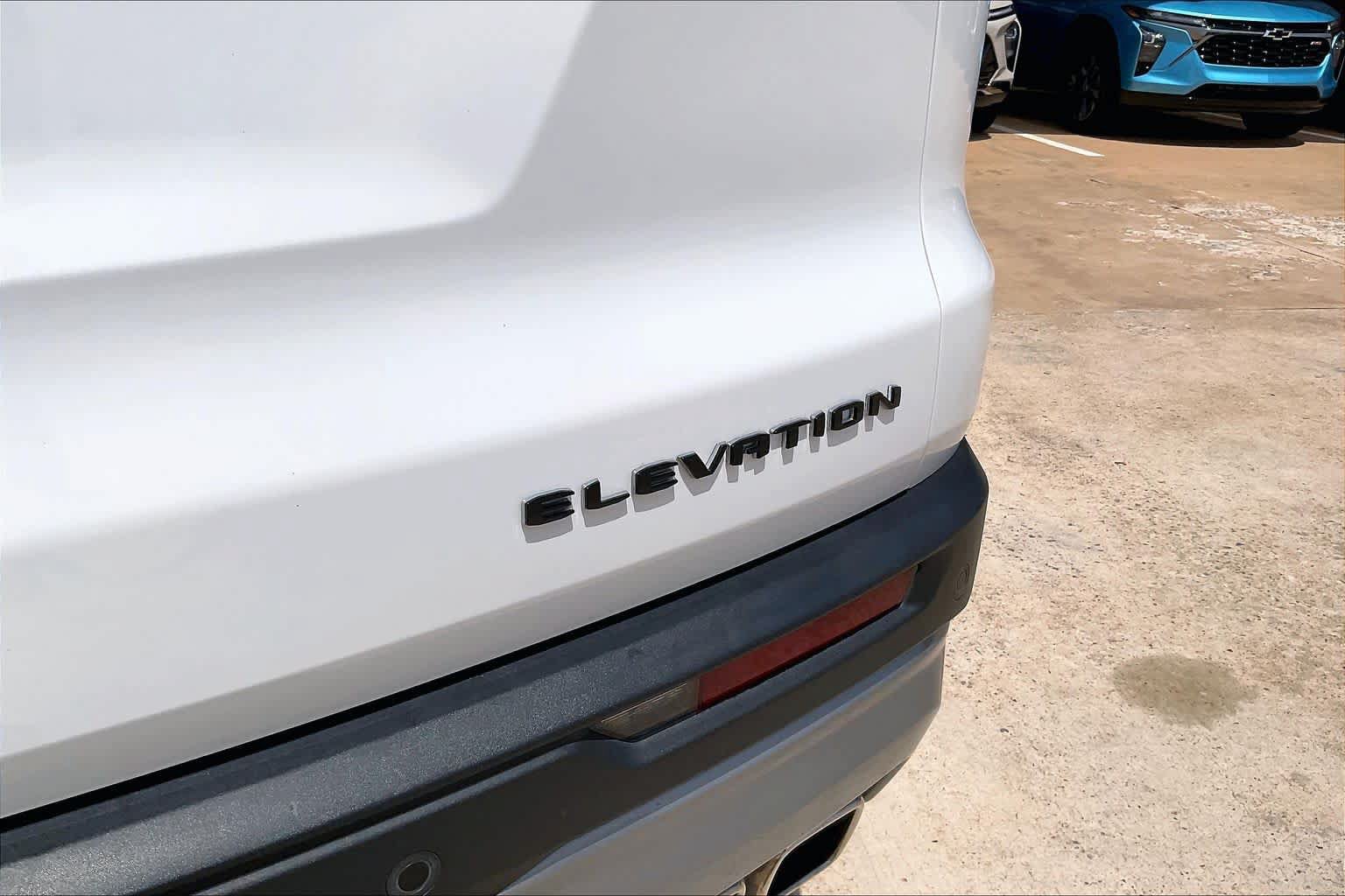 Certified 2025 GMC Acadia Elevation FWD image 11