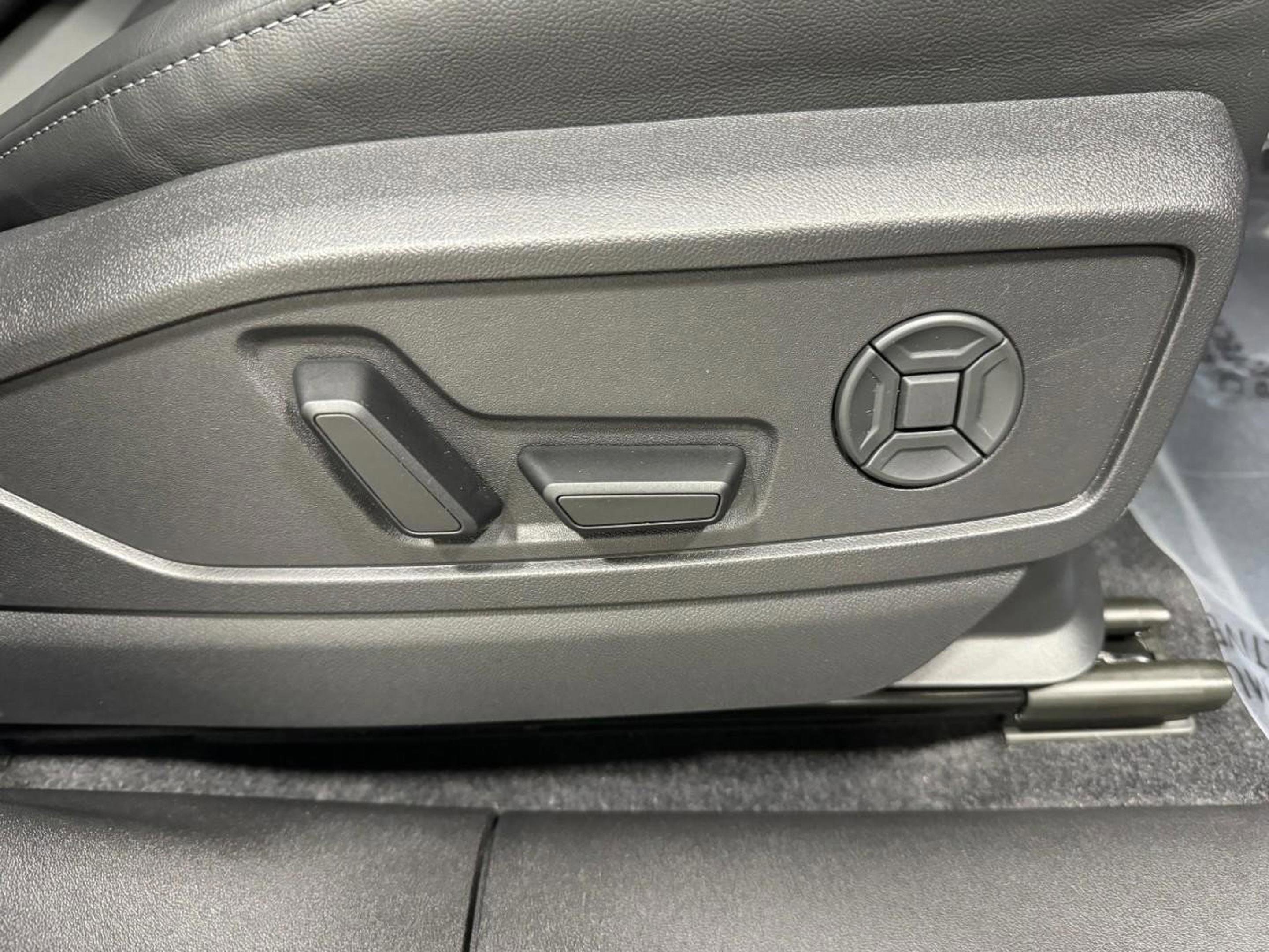 Certified 2025 Audi Q5 Premium w/ Convenience Package image 20