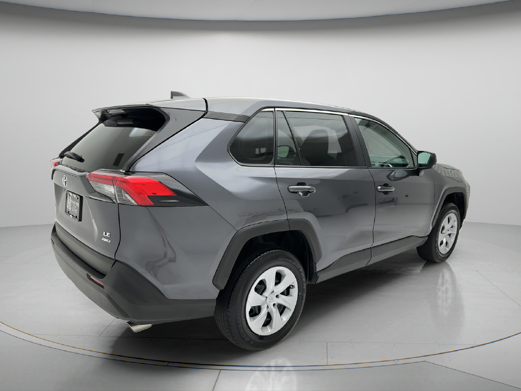Used 2025 Toyota RAV4 LE AWD/4WD image 5