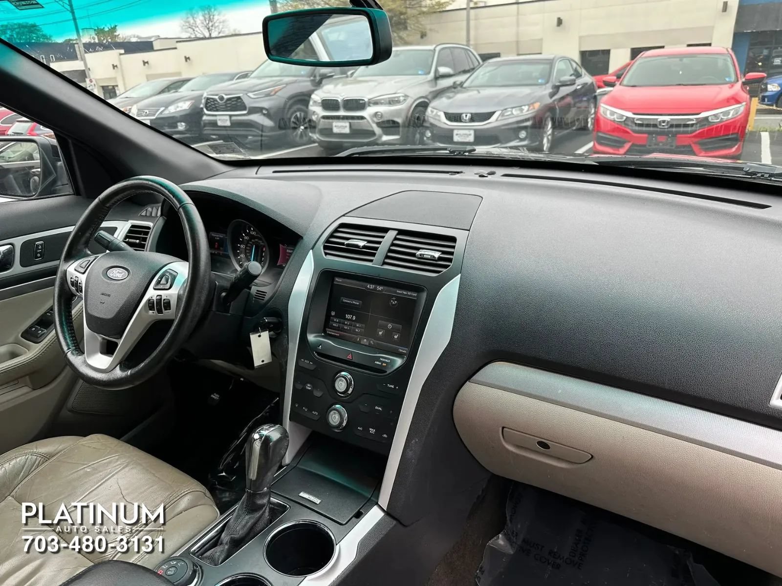 Used 2014 Ford Explorer XLT w/ Equipment Group 202A AWD/4WD image 14