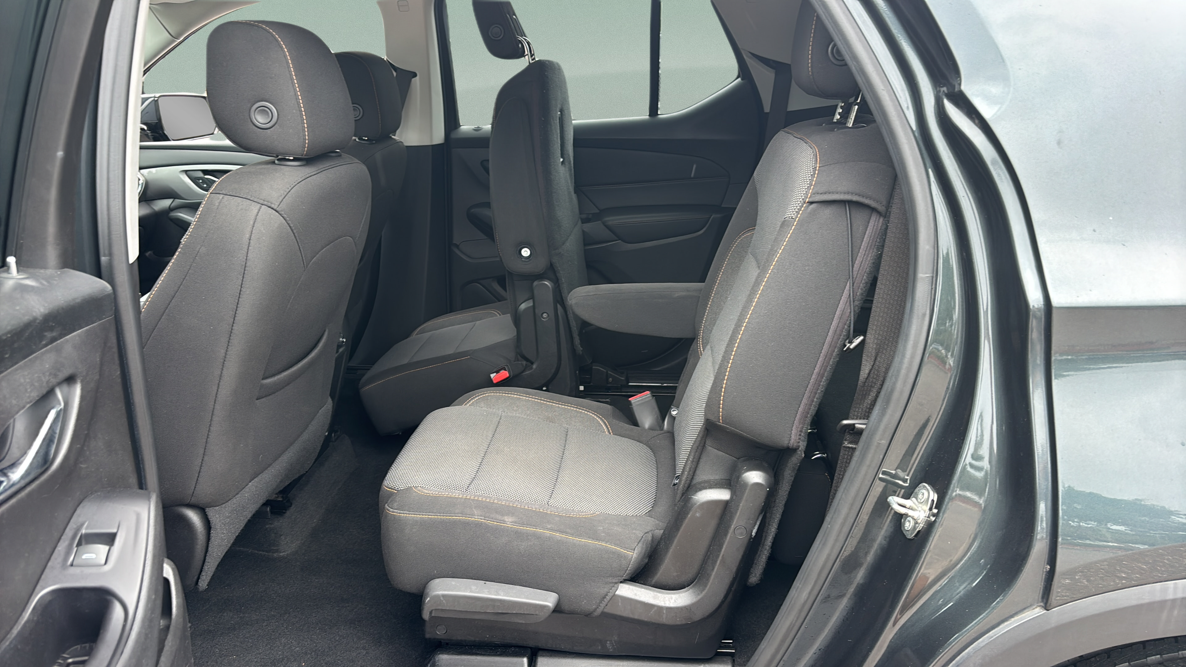Used 2018 Chevrolet Traverse LT FWD image 10