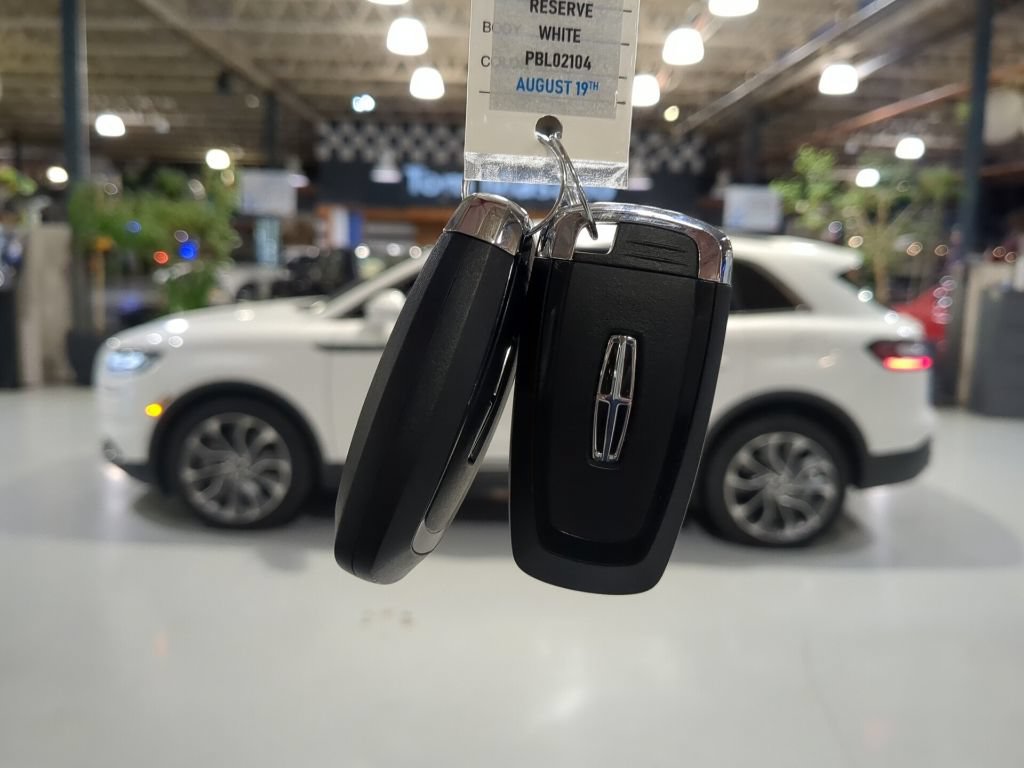 Used 2023 Lincoln Nautilus Reserve AWD/4WD image 4