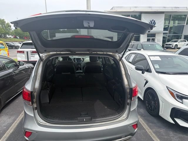 Used 2017 Hyundai Santa Fe SE FWD image 12