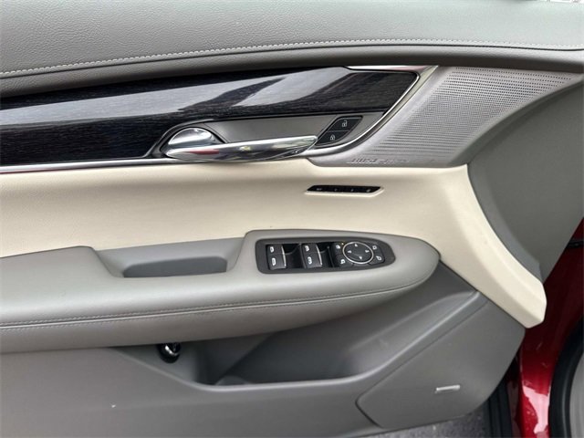 Used 2021 Cadillac XT6 Premium Luxury image 14