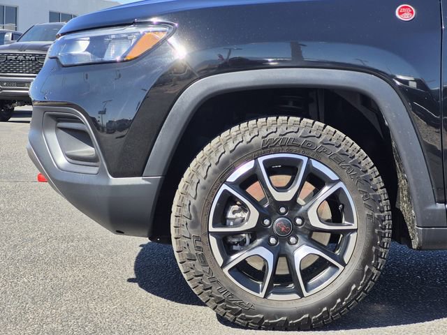 Certified 2025 Jeep Compass Trailhawk AWD/4WD image 6