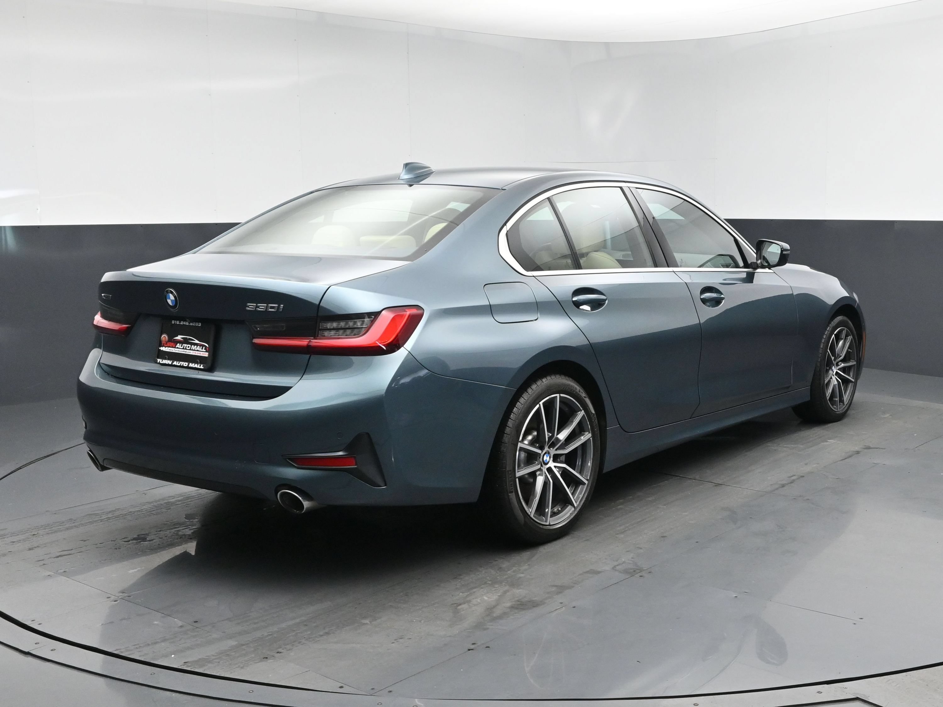 Used 2021 BMW 330i xDrive Sedan w/ Driving Assistance Package AWD/4WD image 25