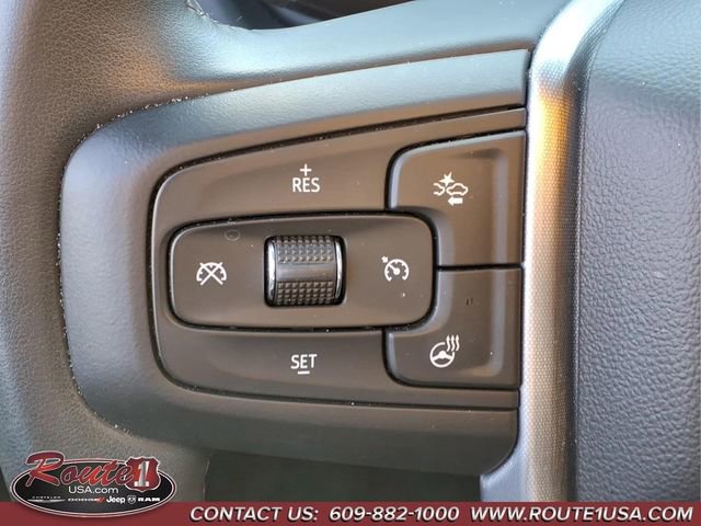 Used 2023 GMC Yukon XL SLT w/ SLT Premium Package image 31