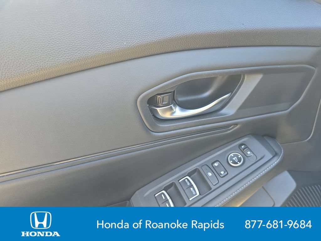 Used 2023 Honda Accord Sport image 11