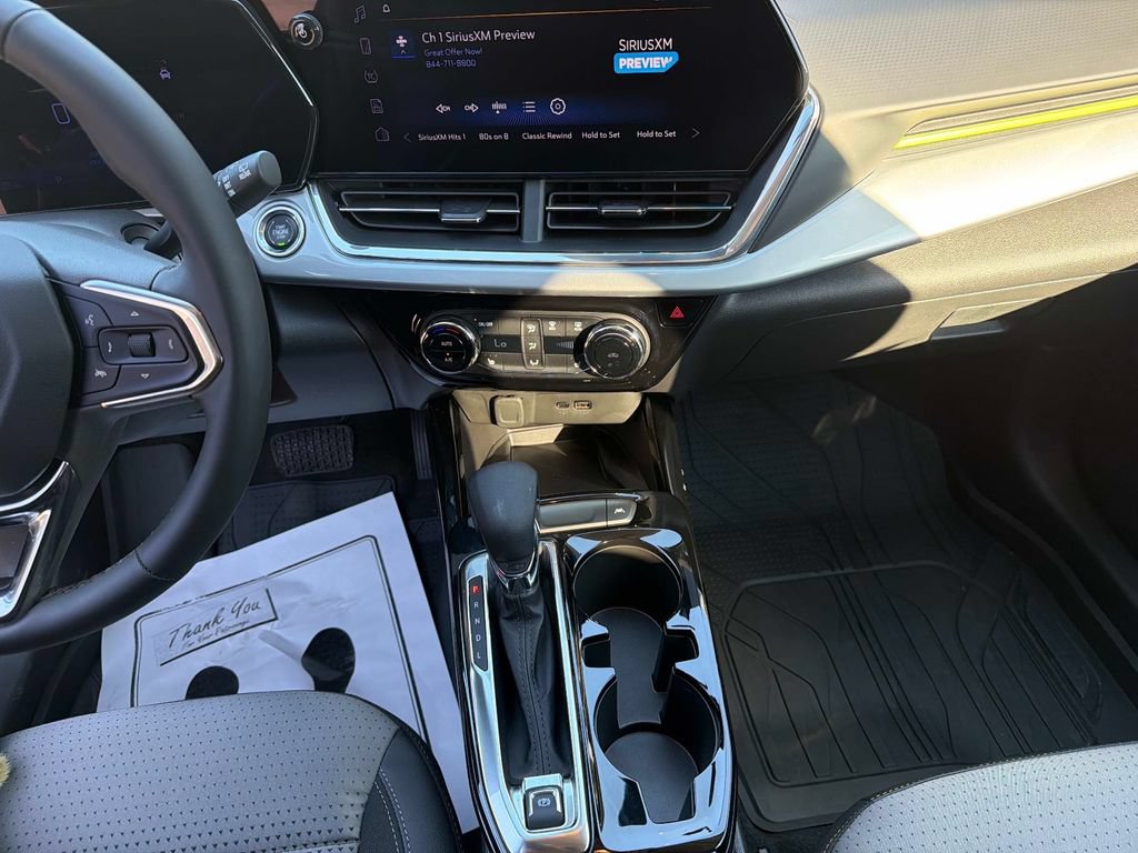 Used 2026 Chevrolet Trax LT w/ Sunroof Package FWD image 26