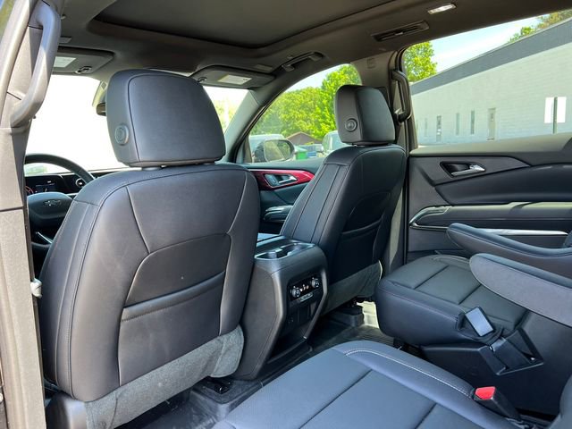 Used 2026 Chevrolet Traverse Z71 w/ LPO, Floor Liner Package AWD/4WD image 39