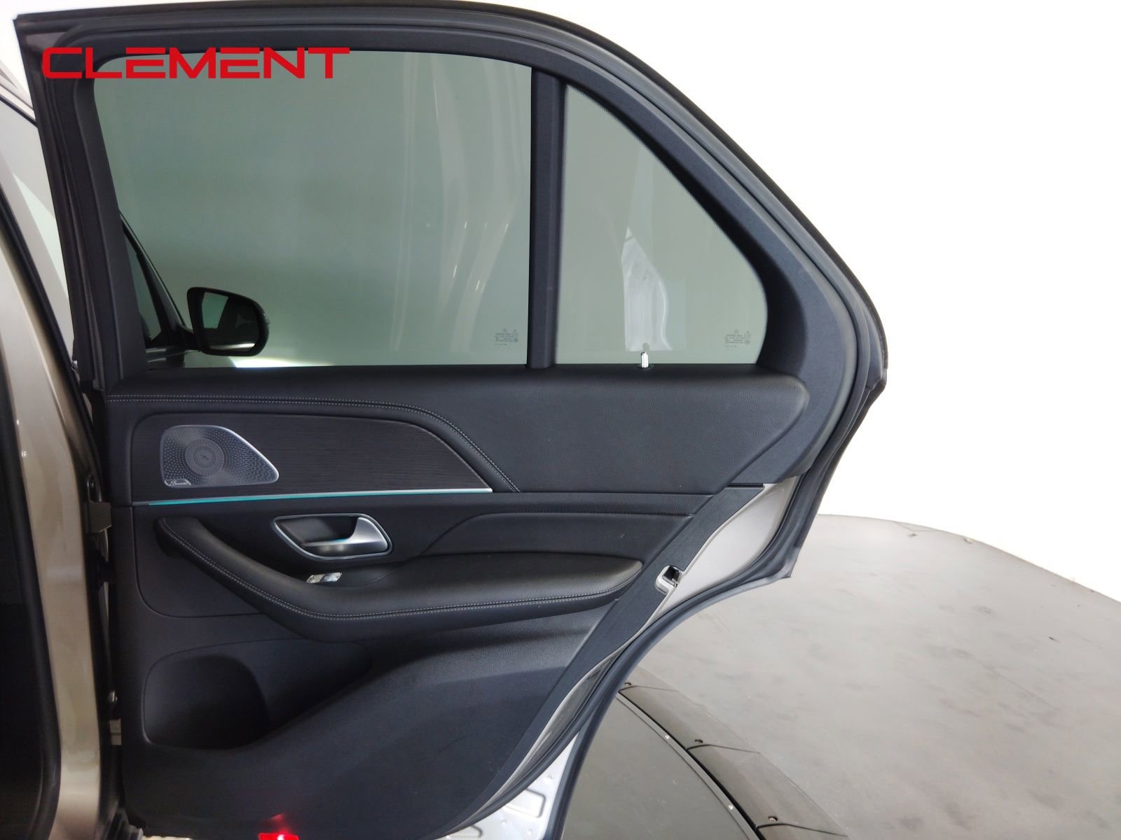 Used 2020 Mercedes-Benz GLE 350 4MATIC w/ MBUX Technology Package image 42