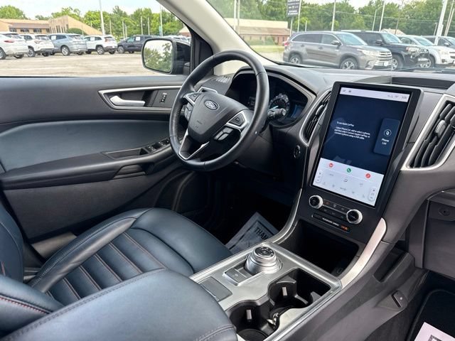 Used 2023 Ford Edge SEL w/ Sport Appearance Package AWD/4WD image 9