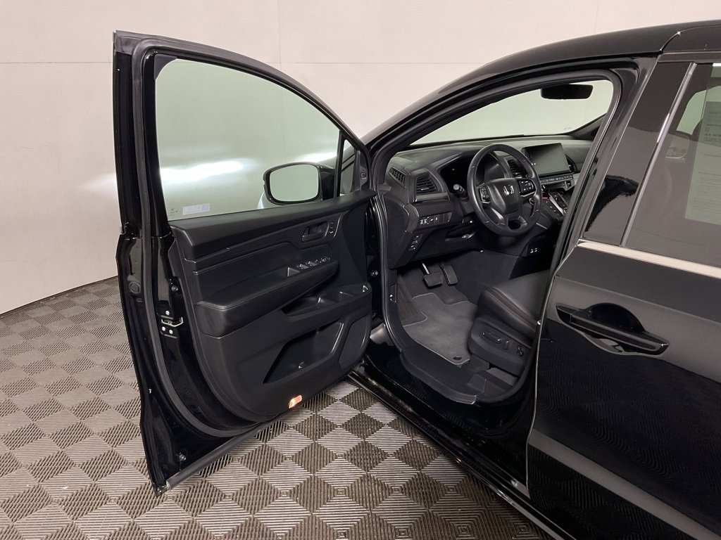 Used 2025 Honda Odyssey Sport-L image 17