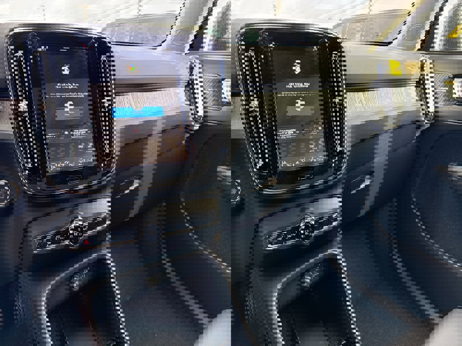 New 2026 Volvo XC40 B5 Plus w/ Protection Package Premier image 21