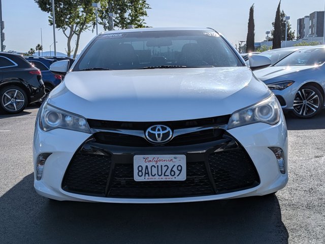Used 2017 Toyota Camry SE image 2