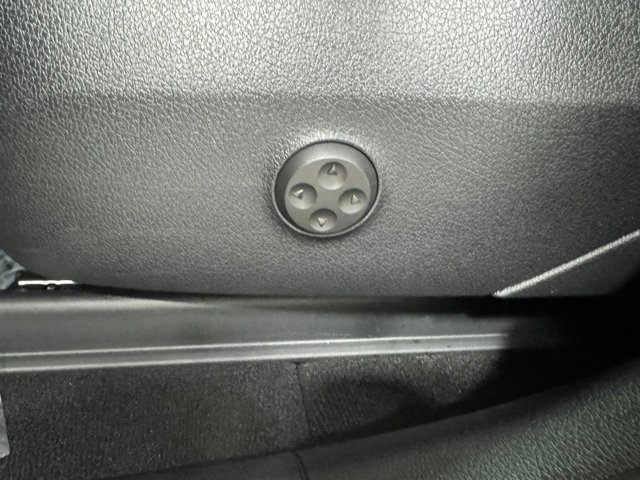 Certified 2025 Mercedes-Benz GLC 300 4MATIC image 28