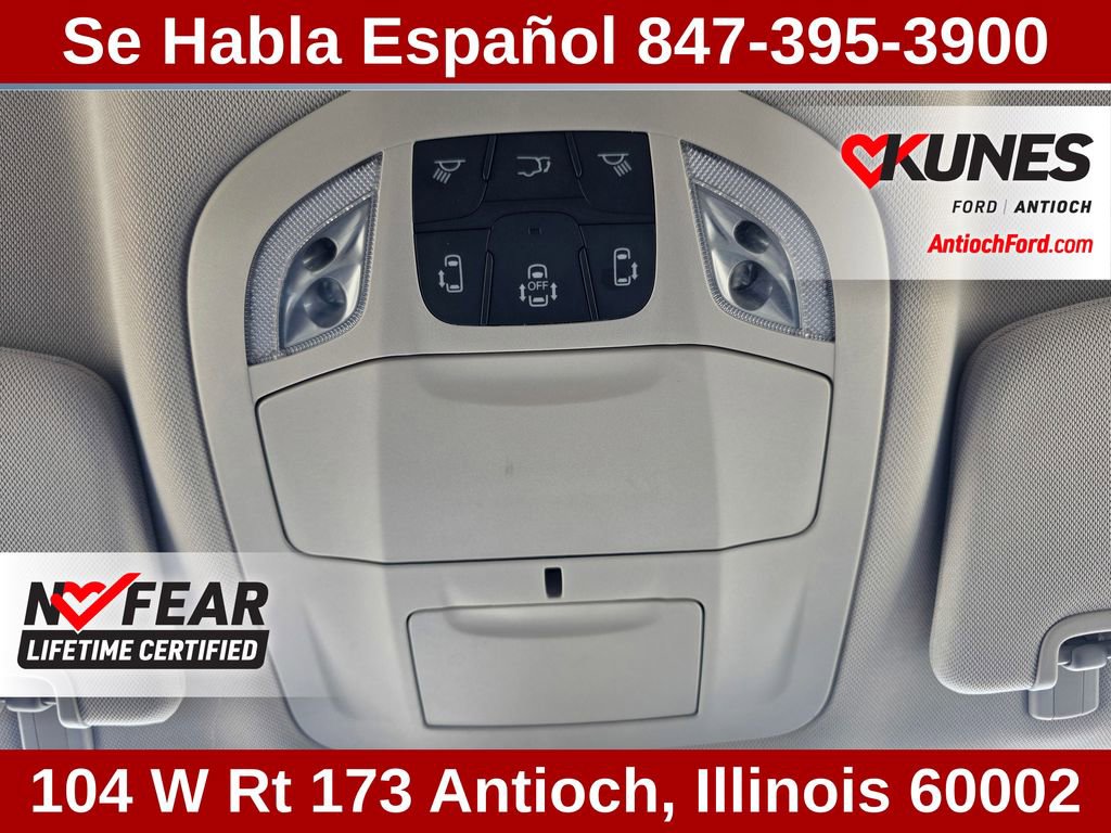 Used 2024 Chrysler Pacifica Touring-L image 74