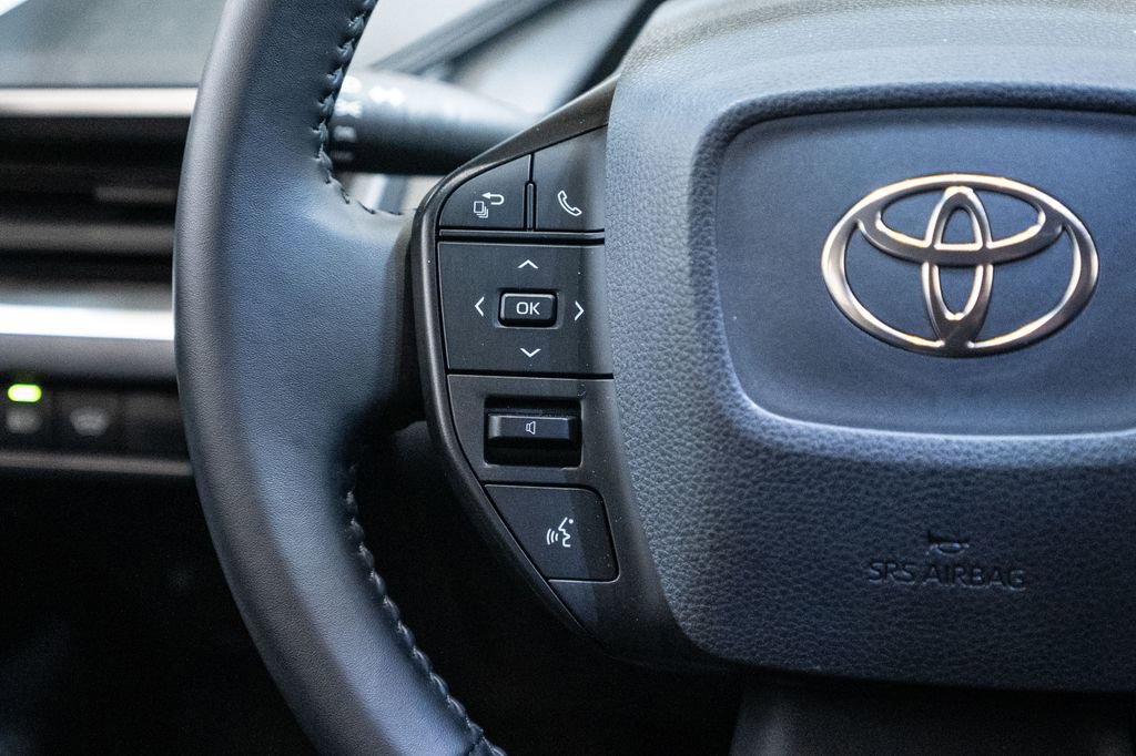 Used 2025 Toyota Prius LE image 18