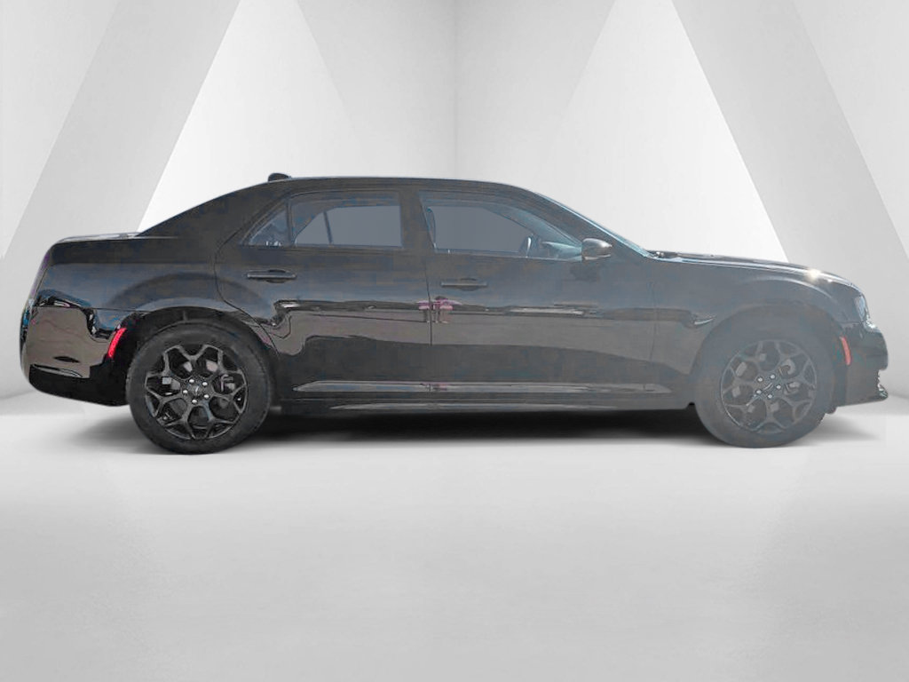 Used 2023 Chrysler 300 Touring L w/ Comfort Group AWD/4WD image 8