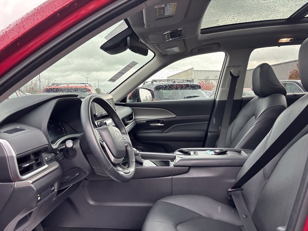 Used 2025 Toyota Grand Highlander AWD Hybrid image 10