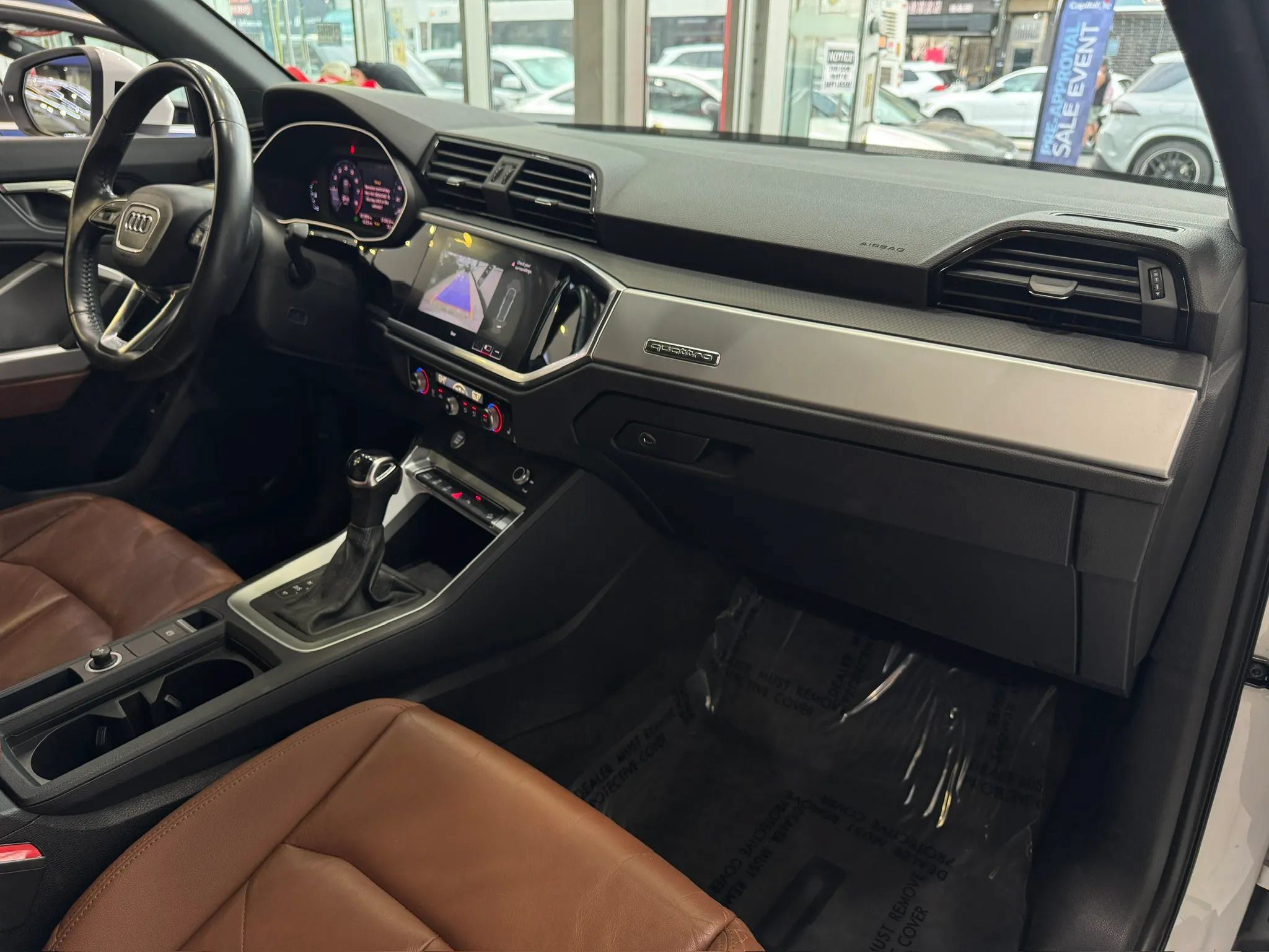 Used 2019 Audi Q3 2.0T Premium w/ Convenience Package AWD/4WD image 32