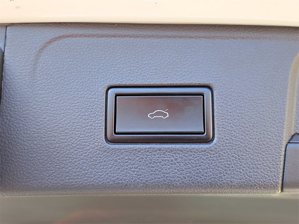 Used 2019 Volkswagen Atlas SE w/ Towing Package image 29