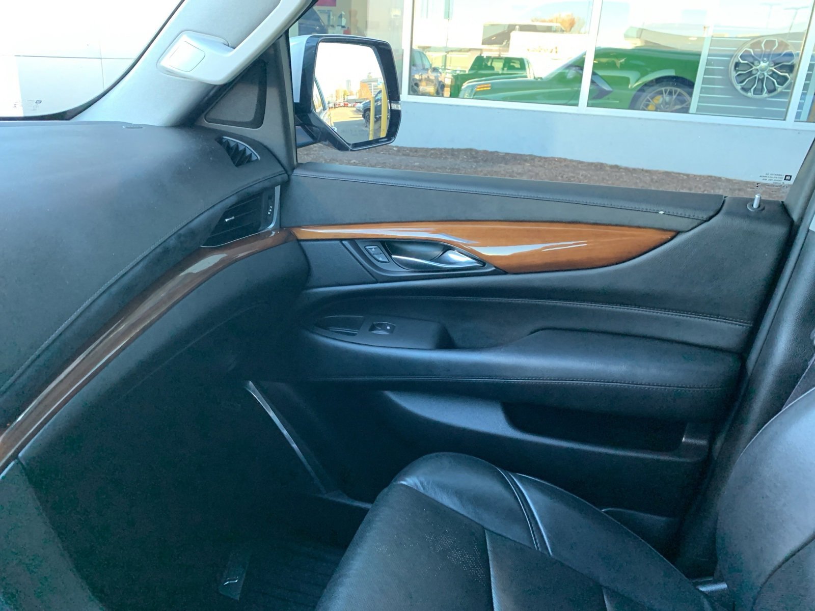 Used 2017 Cadillac Escalade ESV 4WD image 47