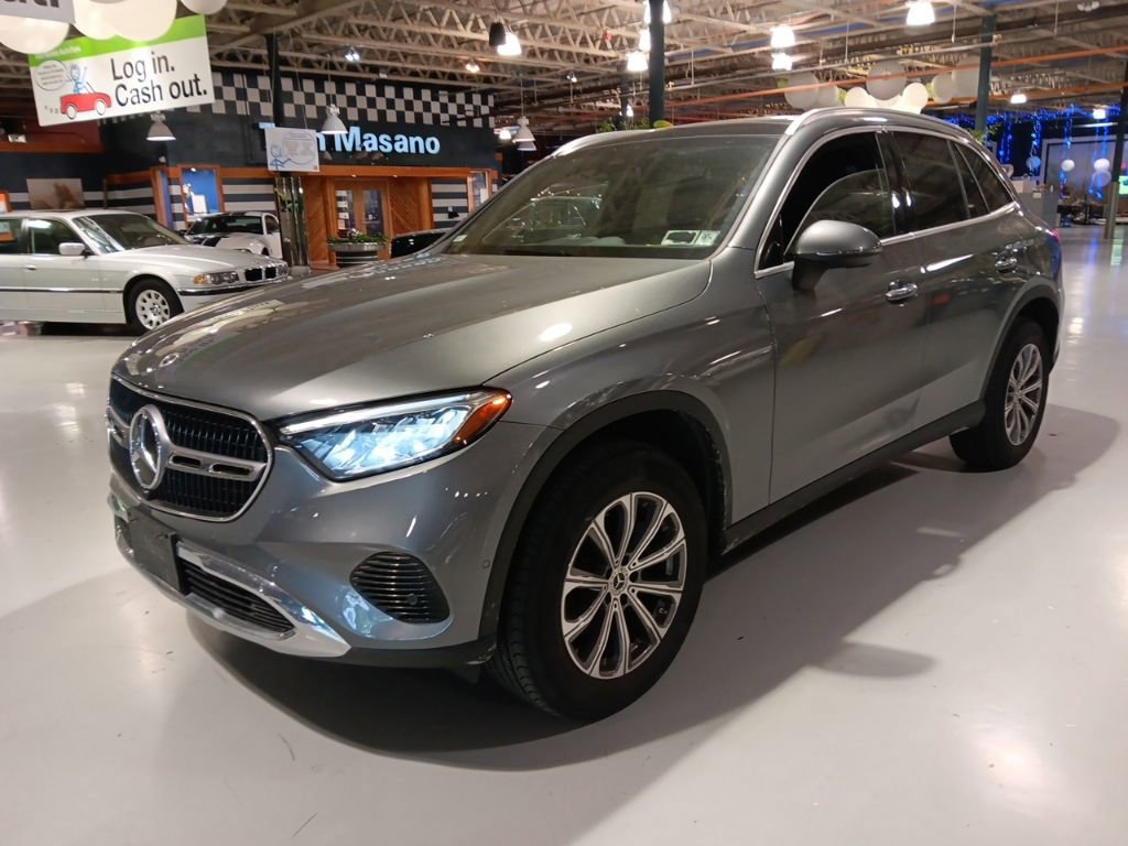 Certified 2023 Mercedes-Benz GLC 300 4MATIC image 2