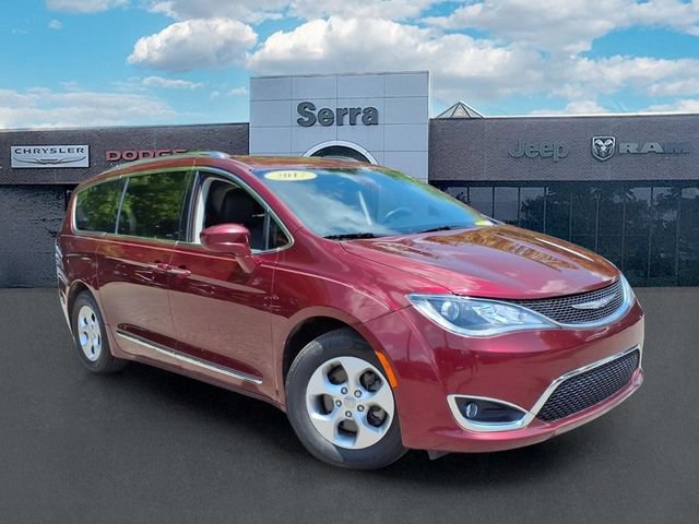 Used 2017 Chrysler Pacifica Touring-L Plus FWD image 1