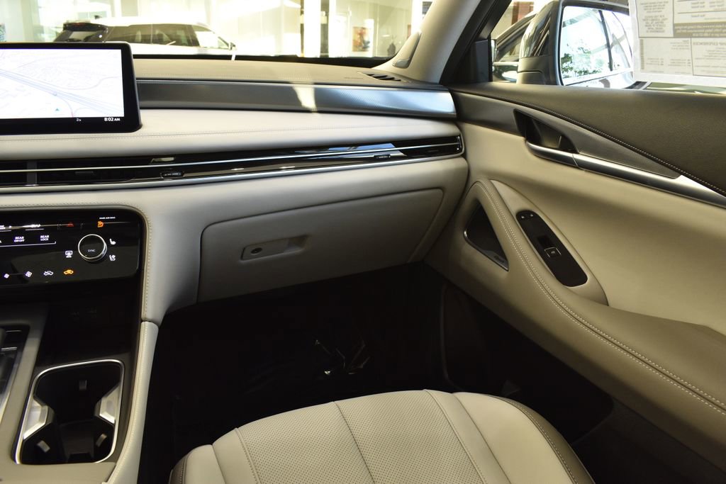 New 2026 INFINITI QX60 Luxe image 13