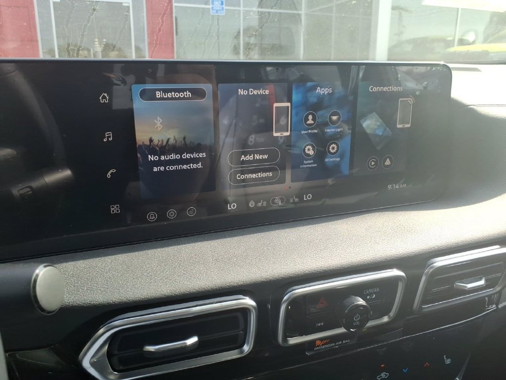 New 2026 Nissan Sentra SR w/ SR Premium Package FWD image 12