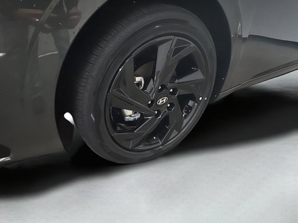 New 2026 Hyundai Elantra SEL Sport image 4