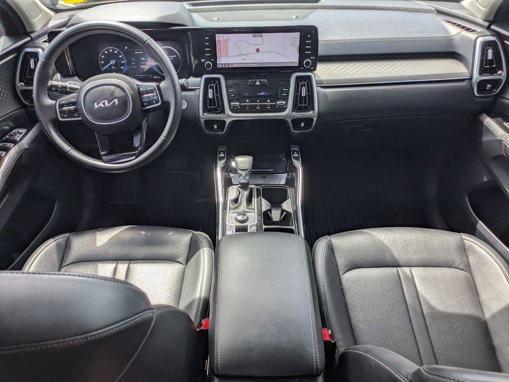 Used 2023 Kia Sorento SX image 2