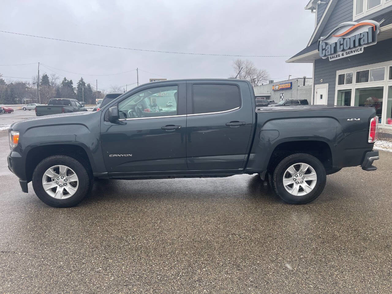 Used 2017 GMC Canyon SLE w/ SLE Convenience Package image 2