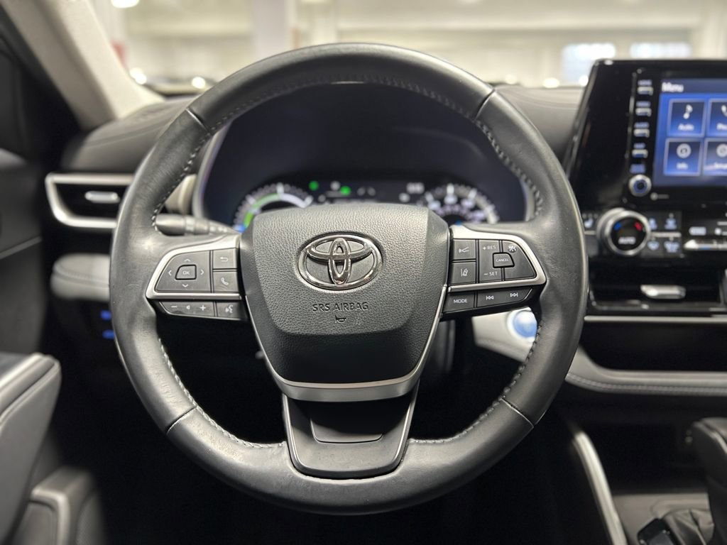 Certified 2022 Toyota Highlander XLE image 35