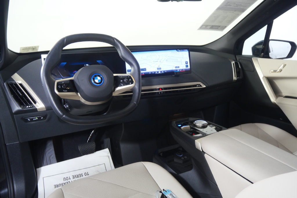 Certified 2025 BMW iX xDrive50 AWD/4WD image 18