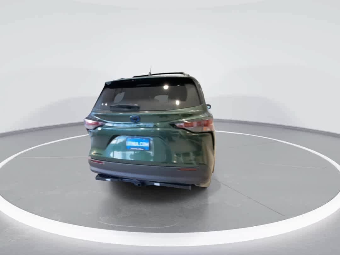 Certified 2025 Toyota Sienna XLE Woodland Edition AWD/4WD image 7
